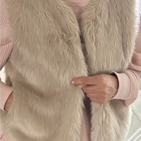 Joie Fun fur vest - Picture 5 of 6